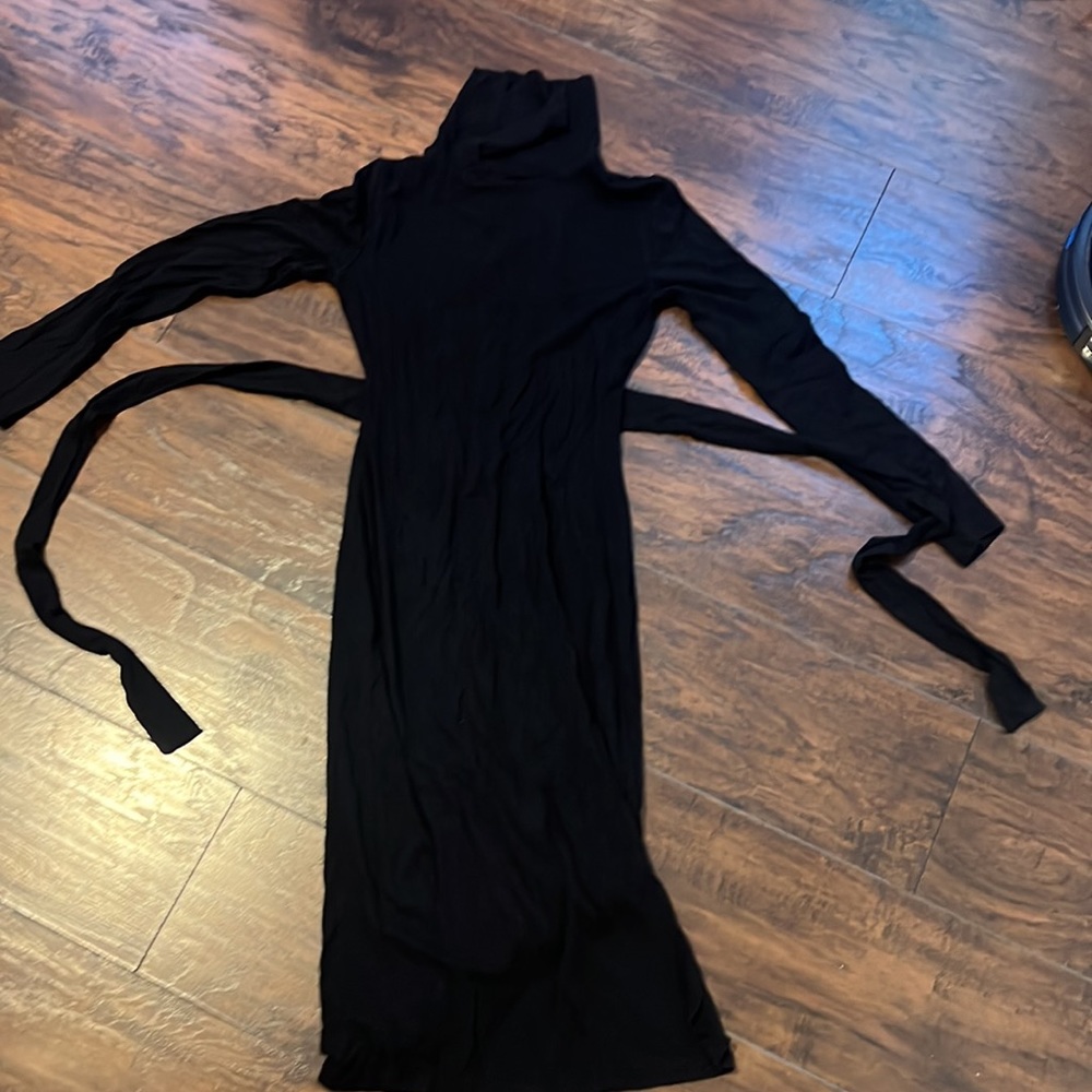 Dress - Picture 2 of 2